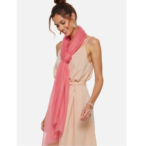 Ovcio Featherlight Cashmere Scarf in Azalea Pink - Picture 4 of 12